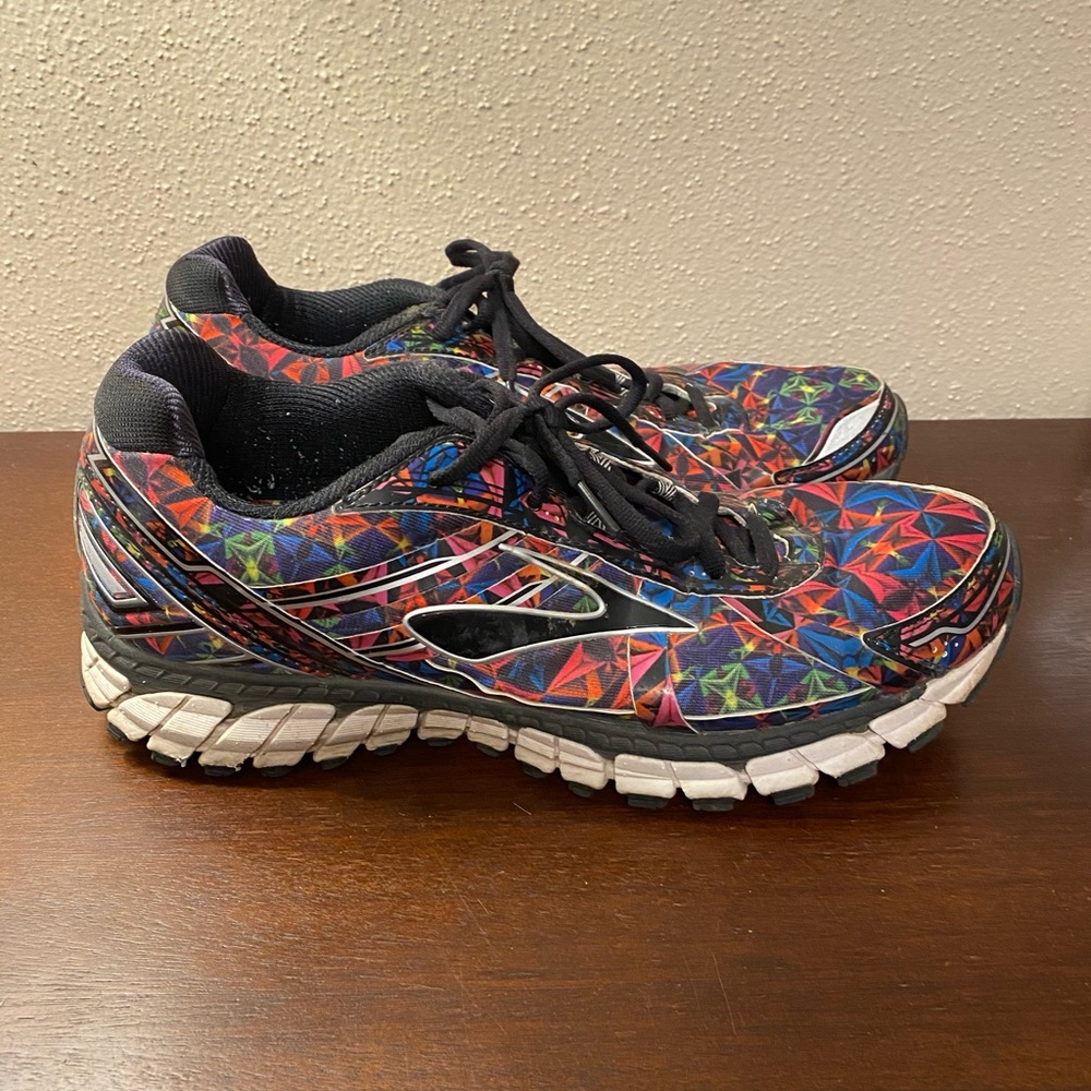 Men’s Brooks GTS running shoes size 10